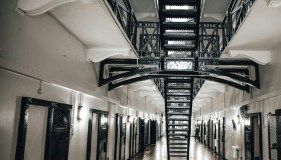 Emergency plans to release prisoners early to ease overcrowding to be revealed