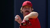 Mikolas firma extensión de dos años con los Cardenales