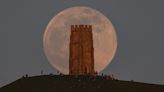 See A ‘Pink Moon’ Rise As Lyrid Meteors Peak: The Night Sky This Week