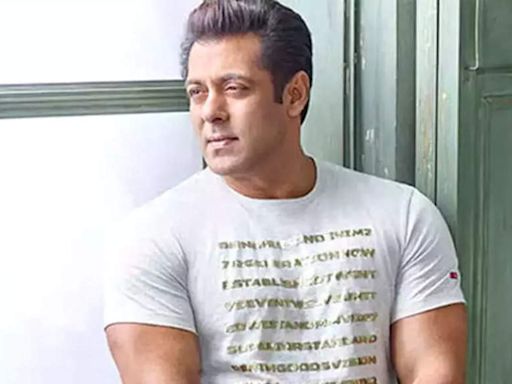 Netizens think Salman Khan broke his 'No Kiss Policy' on-screen...'s find out! - PIC inside | Hindi Movie News - Times of India