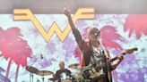 Watch Weezer Cover Hole And Play Live Rarities In Santa Ana