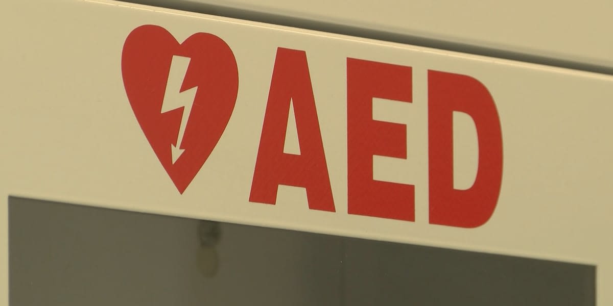 Lansing’s Sexton High School receives AED device from NFL