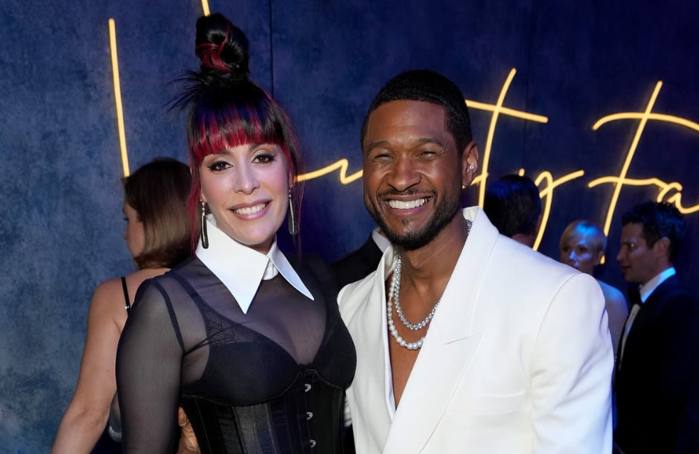 Why Usher and wife Jenn got hitched 'at the last minute'