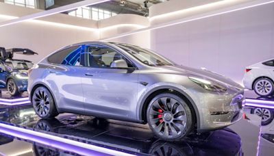 Longer-Range Tesla Model Y Debuts, Keeps Competitive Price, Lease
