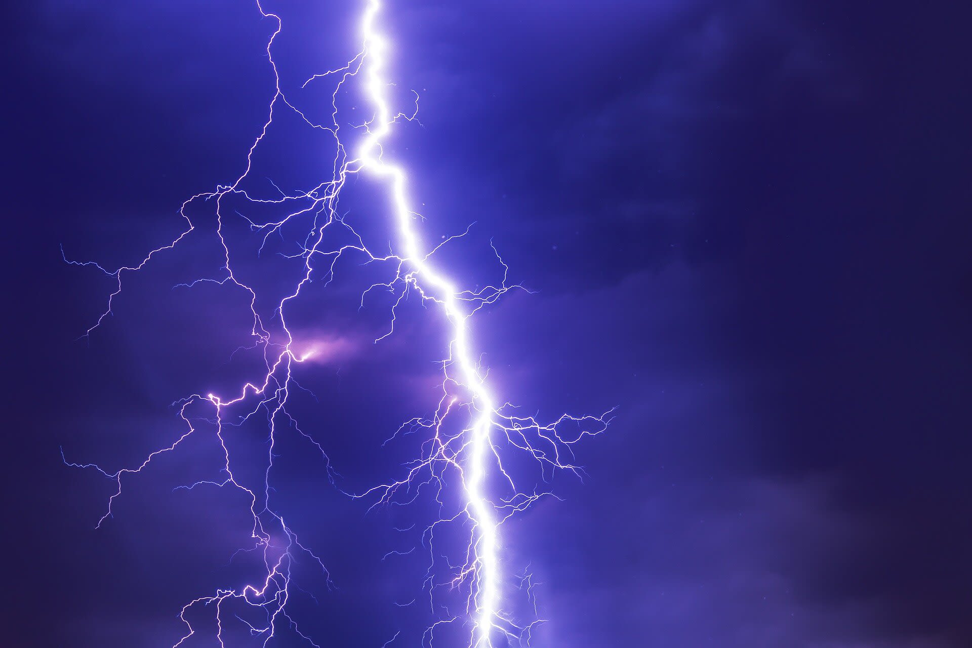 3 children hospitalized in Puerto Rico after lightning strikes beach