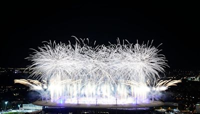 Olympics 2024 closing ceremony LIVE! Tom Cruise, Snoop Dogg and Billie Eilish all star in Paris to LA handover