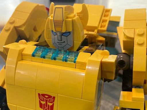 We Build LEGO Transformers Bumblebee, Which Transforms Into a VW Beetle Homage