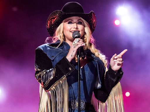 Fans Gush Over ‘So Sweet’ Moment as Miranda Lambert Invites ‘Miranda Junior’ to Join Her Onstage