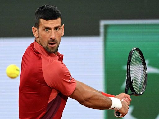 Novak Djokovic elimina a Roberto Carballés y avanza a tercera ronda de Roland Garros