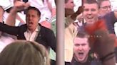 Locura en la celebración del gol de Belloingham de Ian Wrigt y Gary Neville.mp4