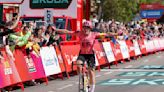 Kristen Faulkner gana en solitario la cuarta etapa de la Vuelta Ciclista Femenina en Zaragoza
