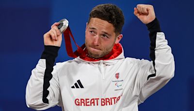 Paralympics 2024: Alfie Hewett suffers heartbreak in wheelchair tennis gold medal match