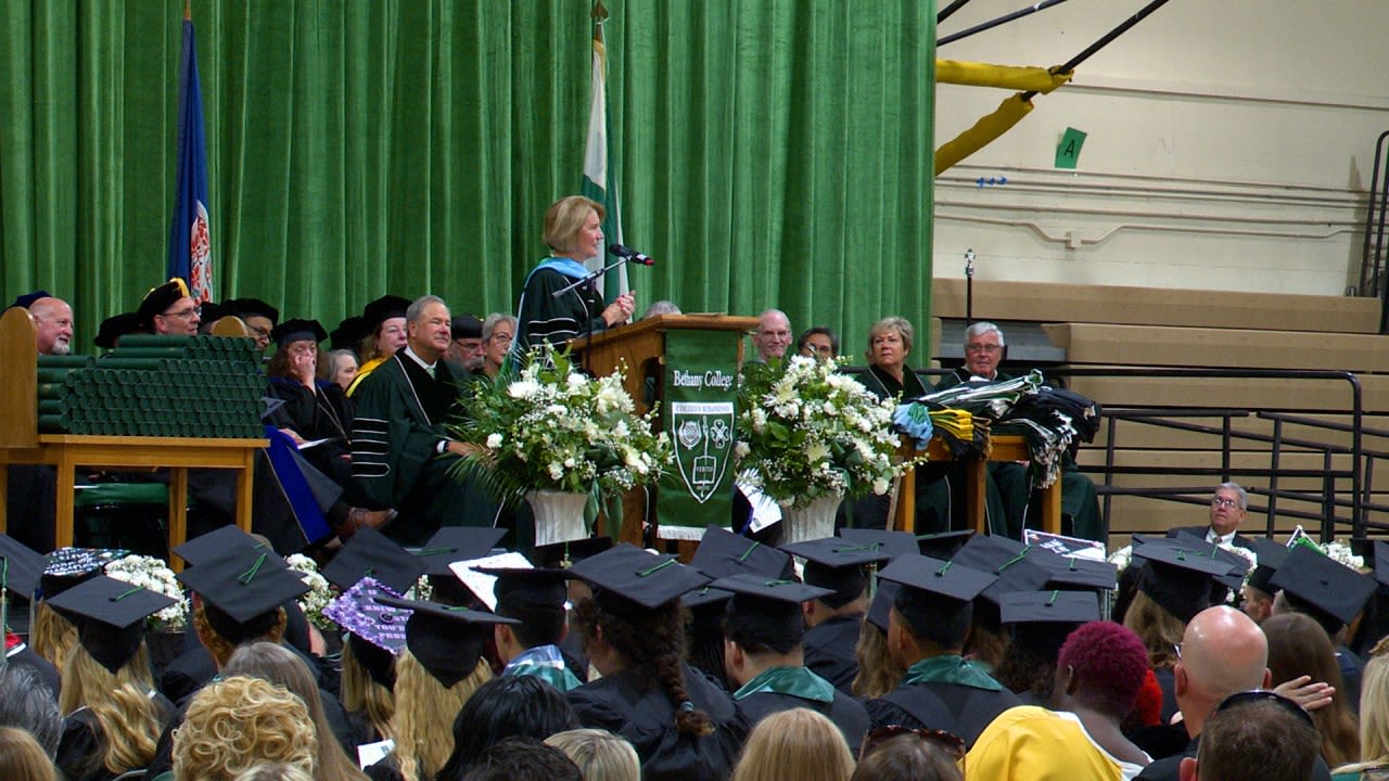 Senator speaks at Bethany College Commencement