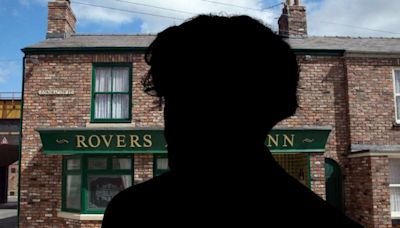 'So good to be home': Corrie star leaves the UK as exit ‘confirmed'