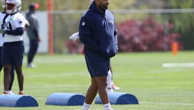 Jacoby Brissett: Jerod Mayo puts the responsibility on the players to run the team