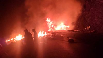 Incendio de magnitud de cisterna Llavini deja al menos tres heridos