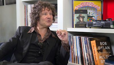 Enrique Bunbury, cantante: “El algoritmo nos lleva a escuchar música peor de la que nos merecemos”