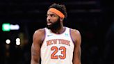 Knicks' Mitchell Robinson exits Game 3 loss to 76ers with sprained ankle