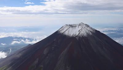 富士山迎登山季 開山首日逾1600人湧入