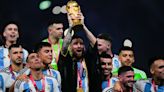 Argentina campeón: se dispararon las ventas en el local que fabricó la capa que usó Messi en la premiación del Mundial