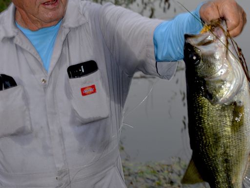 Fishing for bass on a small Texas lake brings back great memories of past days | Leggett