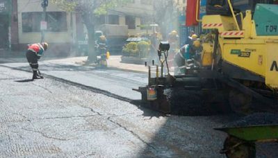 Cortan tráfico vehicular por la avenida Arce de La Paz por asfaltado - El Diario - Bolivia