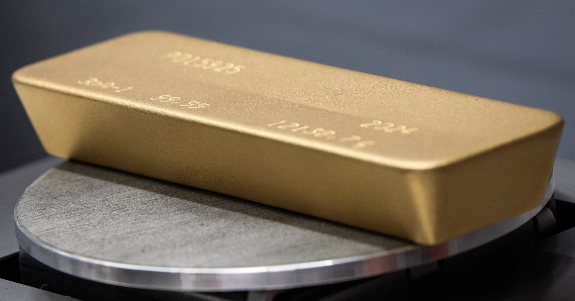 Gold hits all-time high as Fed rate-cut hopes bolster appeal