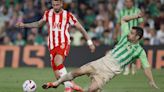 El Betis derrota al Almería y mete presión a la Real Sociedad