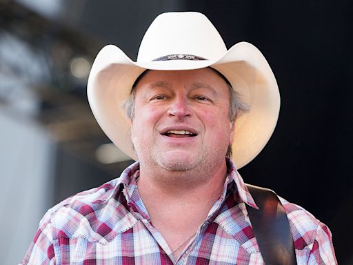 Country Singer Mark Chesnutt Announces October Return to Stage After Emergency Heart Surgery