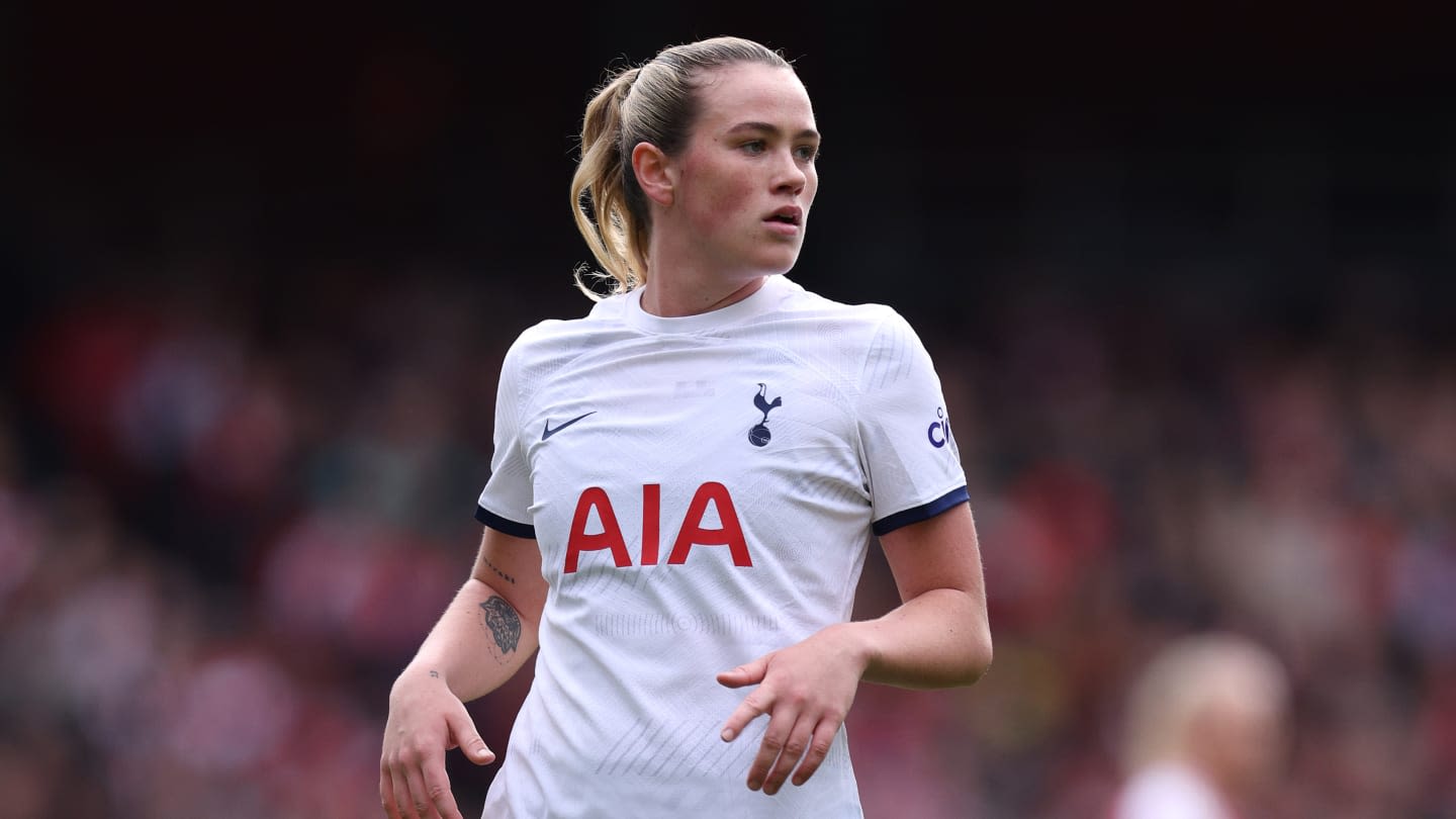 Grace Clinton hints at Man Utd return after public farewell to Tottenham