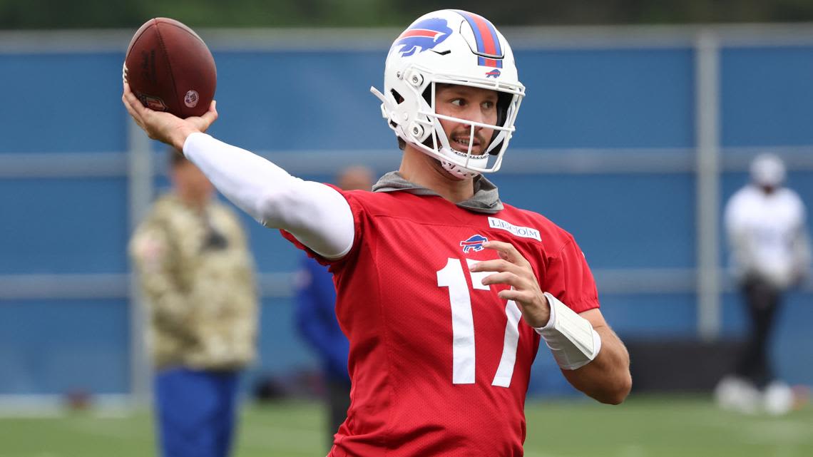 Josh Allen using the offseason to focus on mechanics