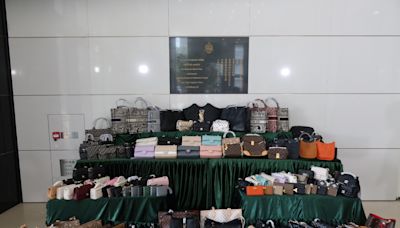 Hong Kong Customs steps up enforcement action against counterfeit goods activities with approach of Labour Day Golden Week of Mainland (with photo)