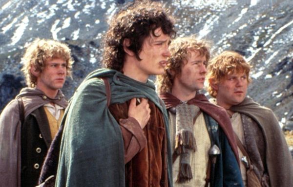 The Lord of the Rings Hobbits (and Legolas) Reunite in Wholesome Night Out Photos