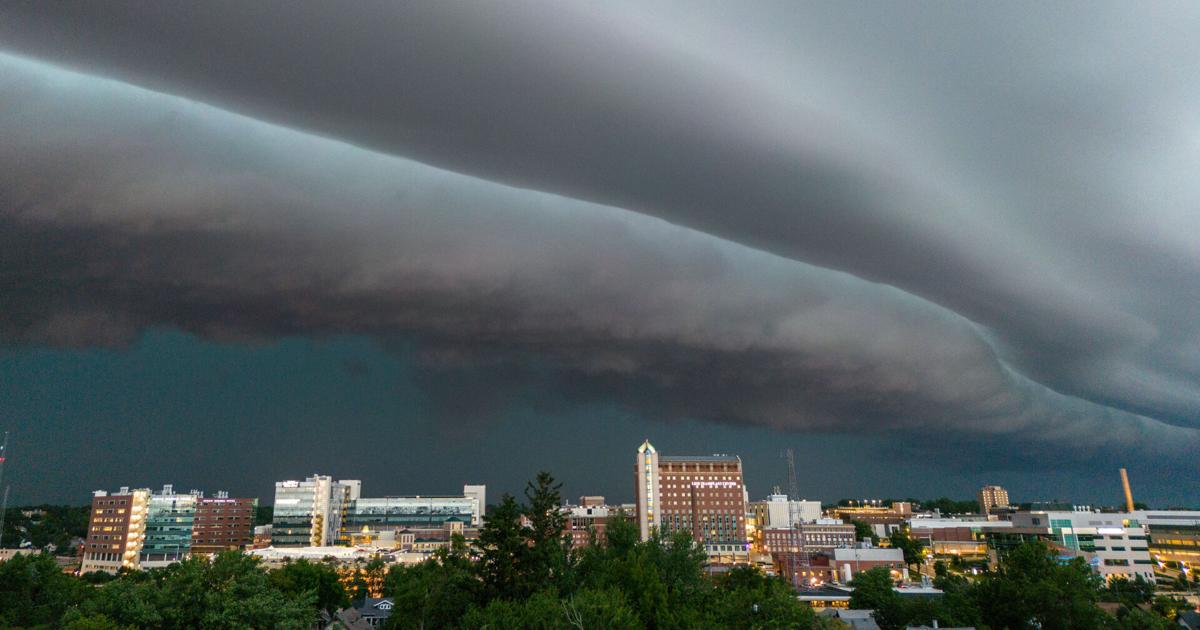 As severe storms move into Omaha metro, large hail and even tornadoes are possible