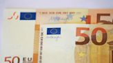 Euro expected to hold ground despite political tremors: Reuters poll