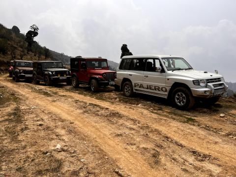 Mitsubishi Pajero and Mahindra Thars' off-roading trip to Sandakphu | Team-BHP