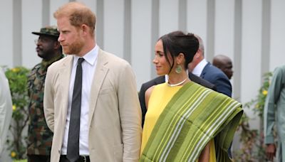 Los increíbles looks de Meghan Markle en su tour por Nigeria