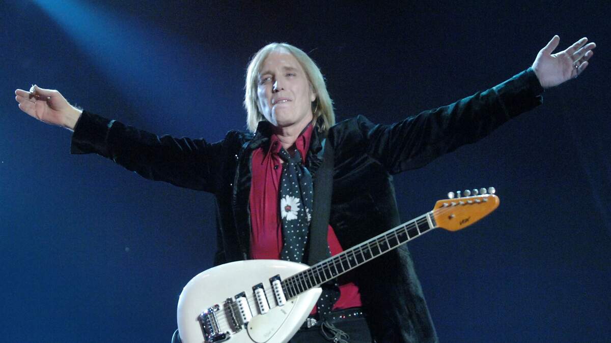 35 Years Ago, Tom Petty Confirmed Rumors On Street, Went Solo | Lone Star 92.5