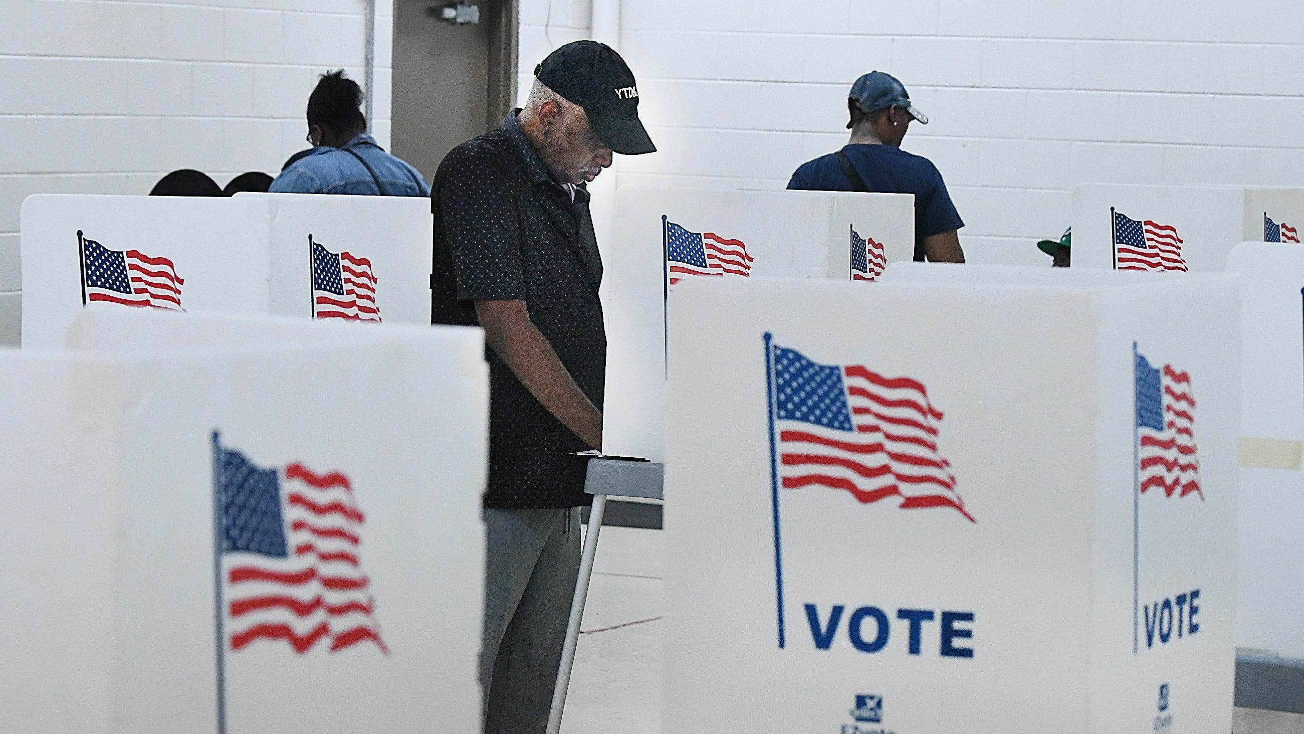 Michigan clerks reporting slow to average turnout in primary