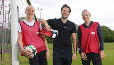 Watch Mark Wright go head-to-head with pros with Olympic champion & Lionesses