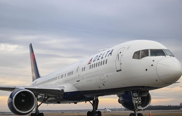 Detroit-Amsterdam Delta flight diverted to NYC after passengers were served spoiled food