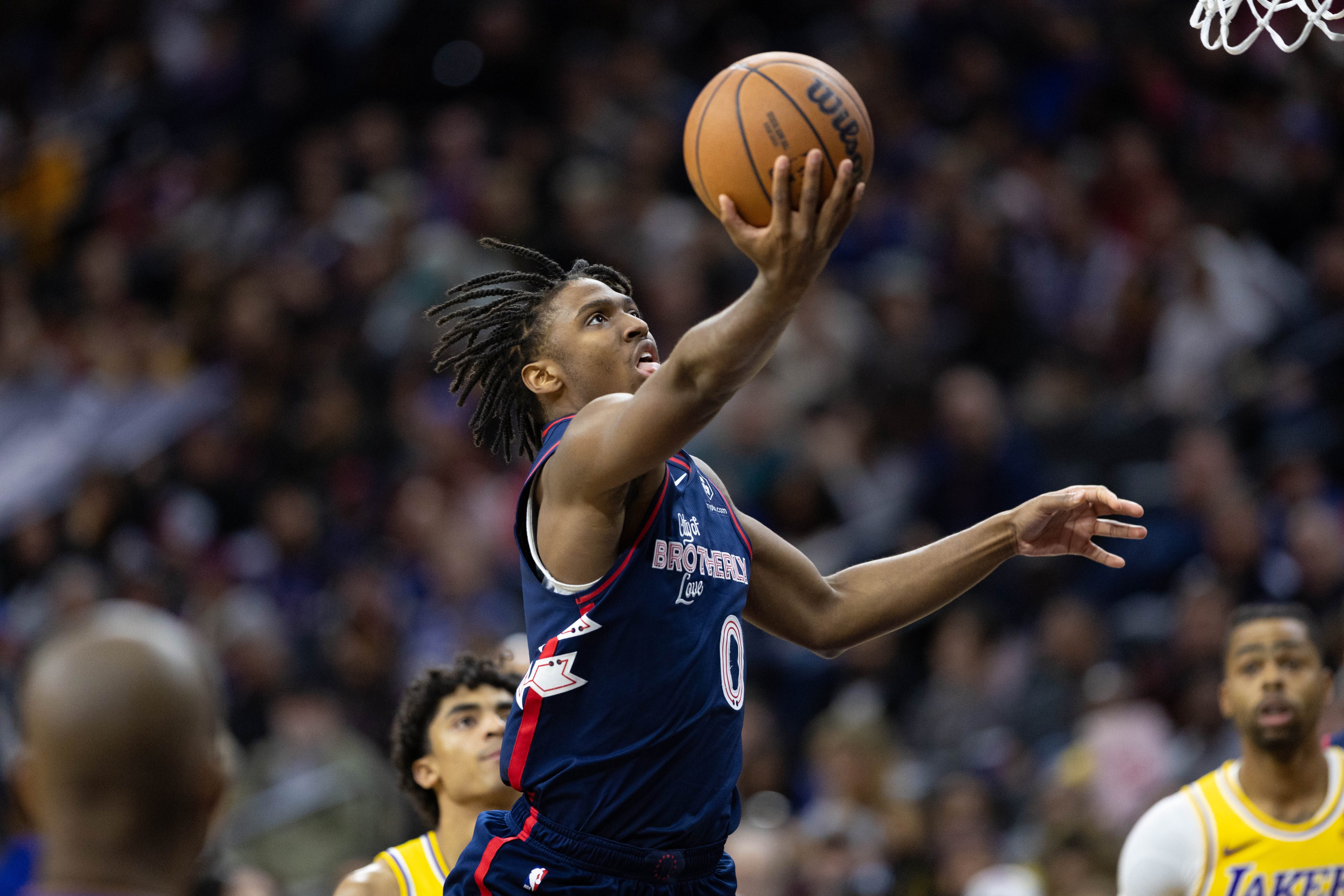 Sixers star Tyrese Maxey locked in and enjoying the action at the U.S. Open