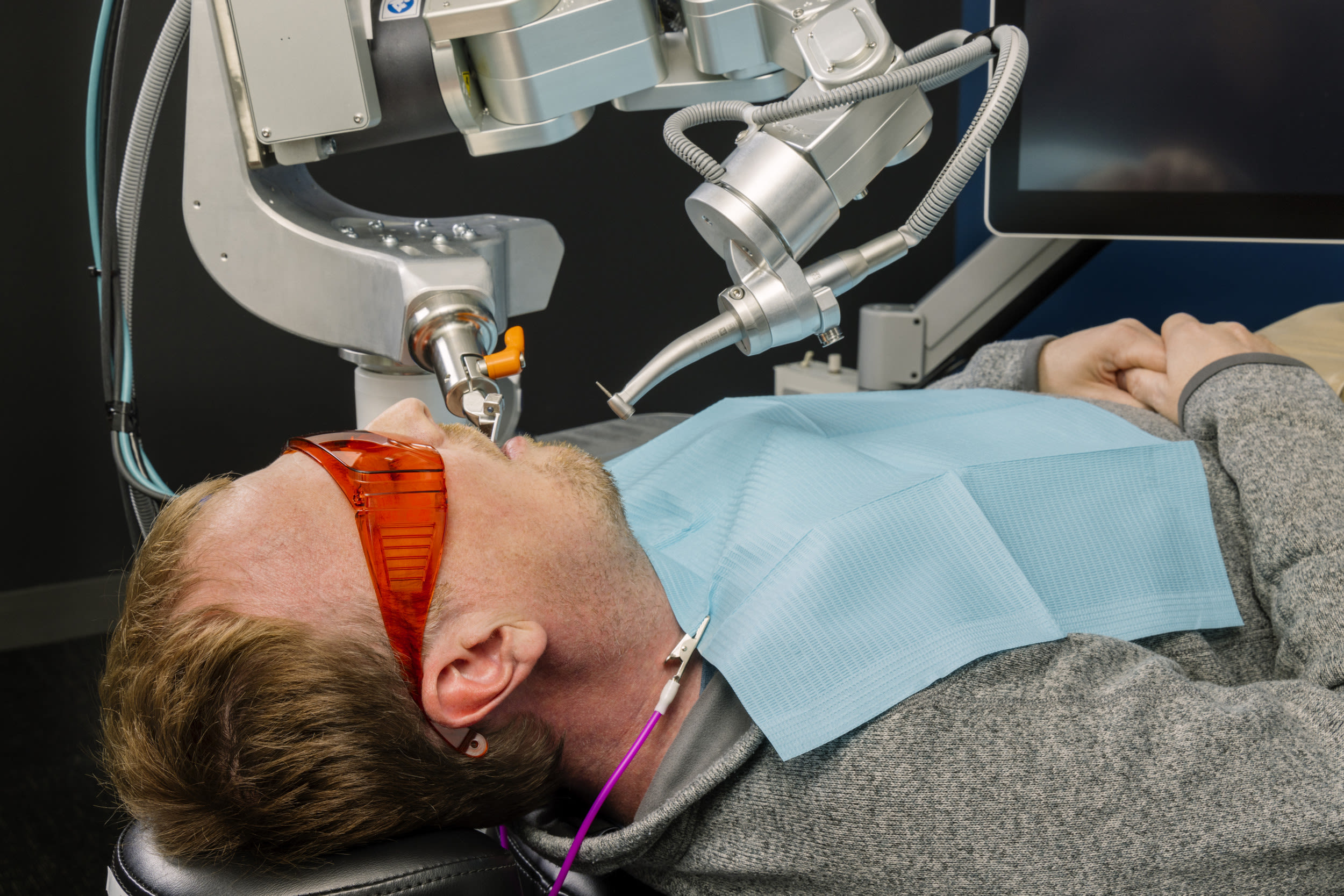 Watch: AI robot dentist performs human dental crown in minutes