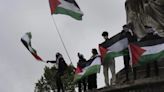 Los diputados de izquierda acuden al Parlamento francés vestidos con los colores de la bandera palestina