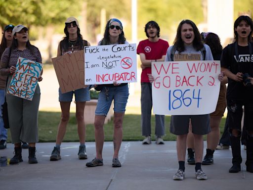 Legisladores de Arizona aprueban una ley para derogar un radical veto antiaborto de 1864