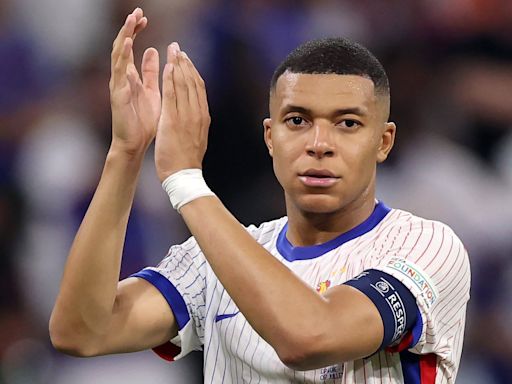 Kylian Mbappe to 'burst' Santiago Bernabeu as tickets for Real Madrid new boy's official presentation sell out insanely fast | Goal.com English Kuwait
