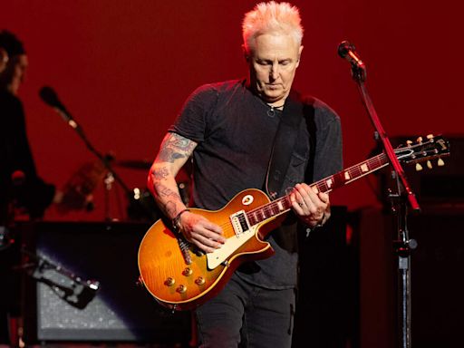 Watch Pearl Jam's Mike McCready Fall Off Stage, Continue To Shred Guitar Solo | WEBN