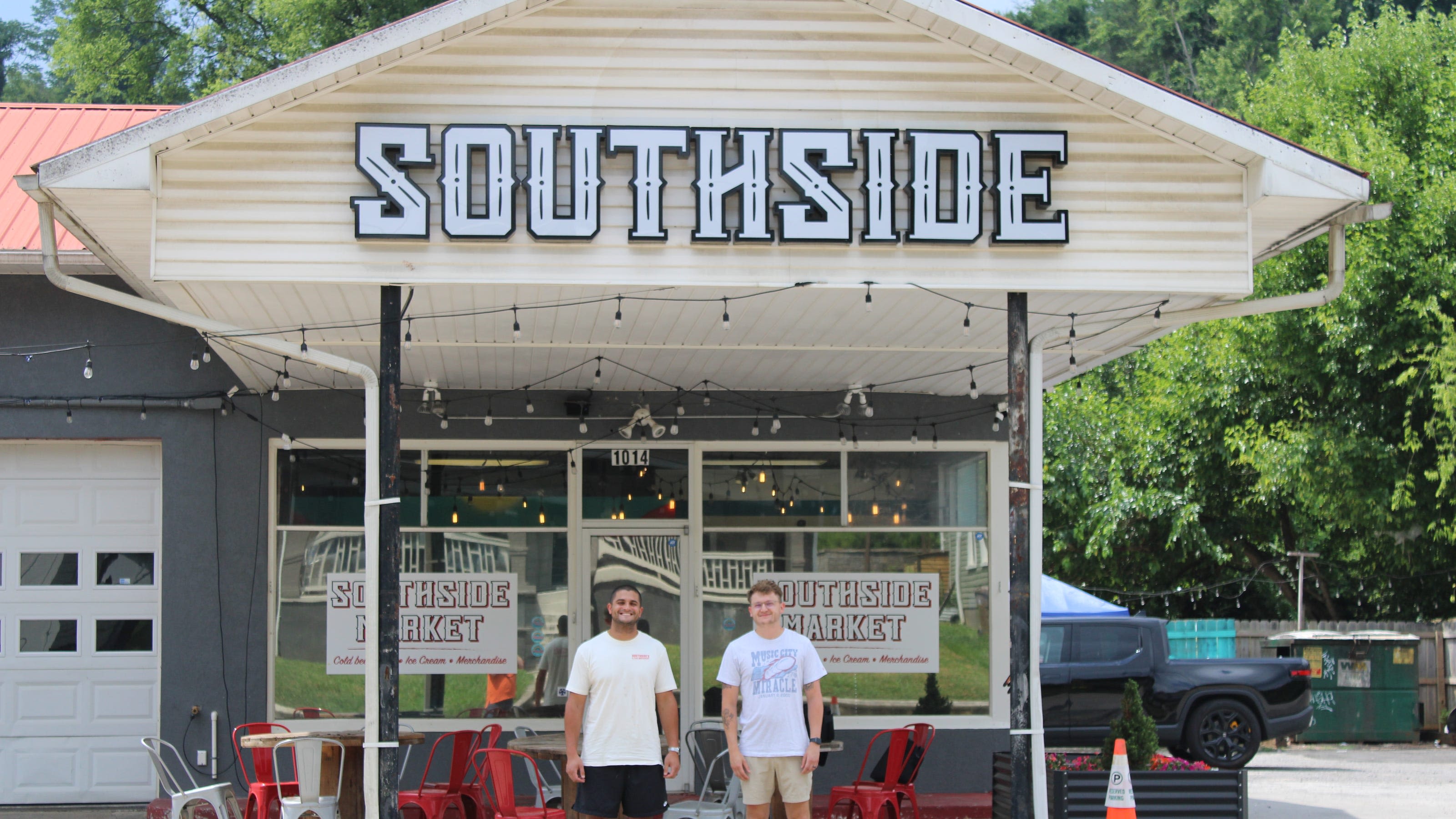 SouthSide Garage celebrates, Fiori Bar opens: Restaurant and retail news you can't miss