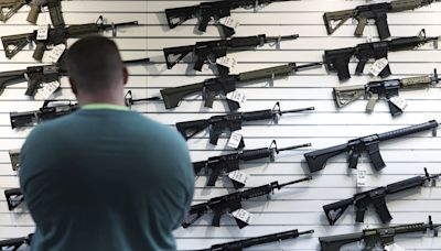 Assault weapons ruling raises possible Supreme Court guns test