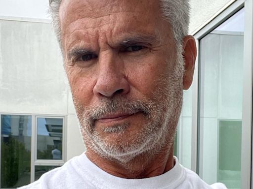 Vuelve Lorenzo Lamas, el rey de las camas: “Soy un chulazo”